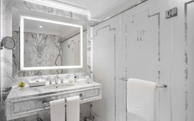 The Plaza Doha, LXR Hotels & Resorts