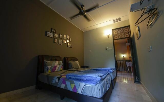 Rest & Relax 7 Room Ipoh Garden East