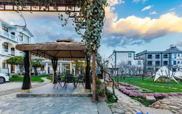 Yishan Banye Homestay (Longqi Wharf Branch)