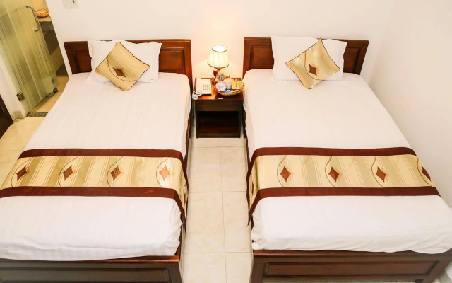 Little Gold Hotel