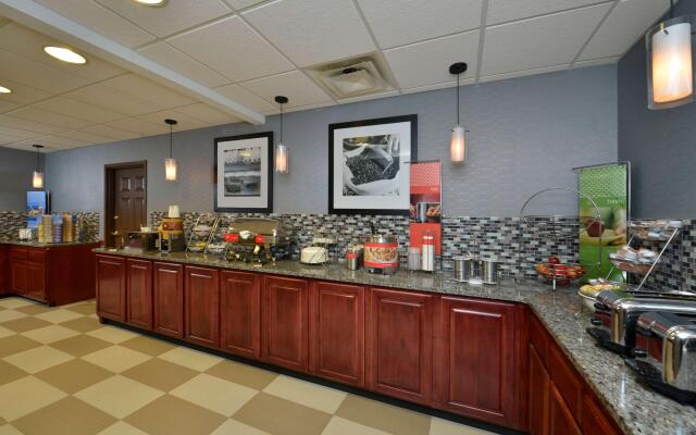 Hampton Inn East Aurora