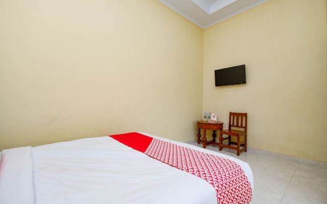 Griya Ria by OYO Rooms