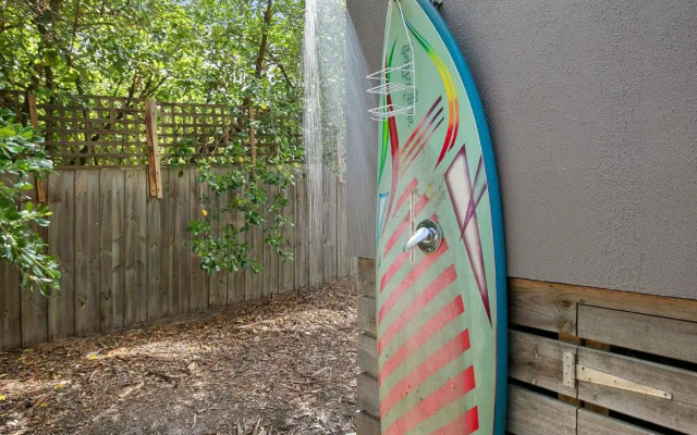 Point Roadknight Paradise Villa 6