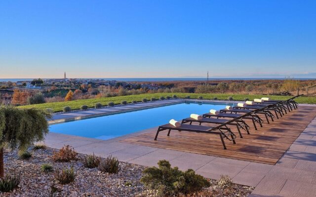 Enticing Holiday Home in Brtonigla with Hot Tub