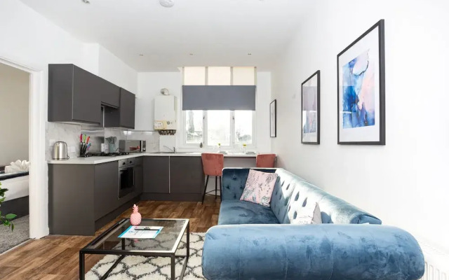 The Central Flat 4