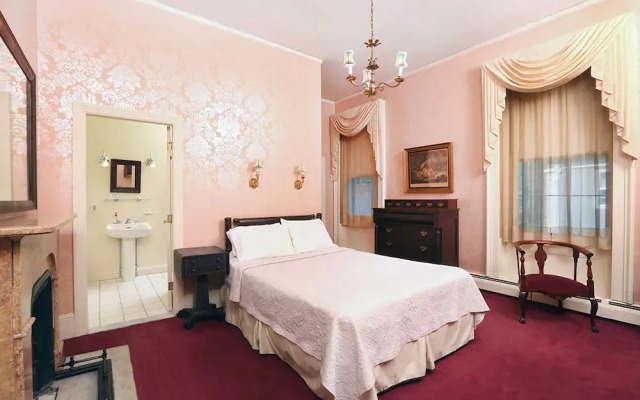 The old Court bed and Breakfast