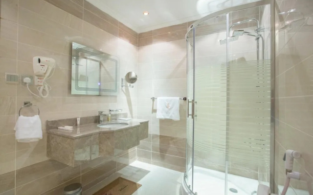 Al Fouz Luxury Hotel Suites