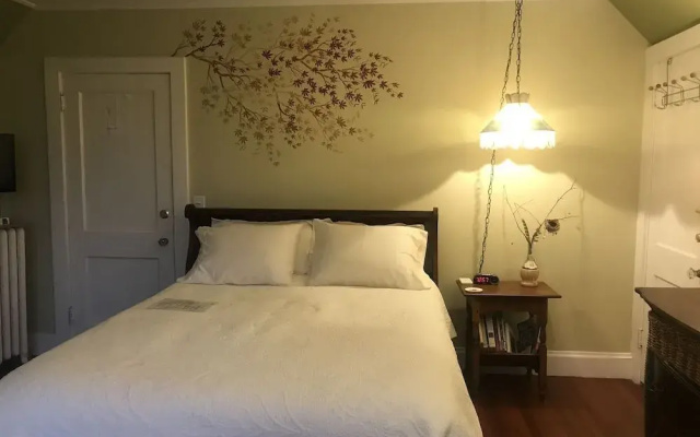 Howarth House Bed And Breakfast