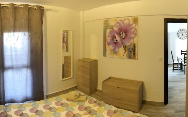 Luxury 2 bedroom APT 50 m from beach