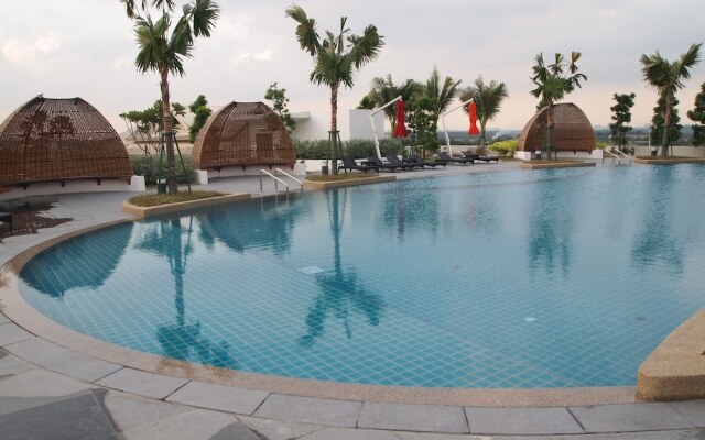 Almas Puteri Harbour by Oca Host