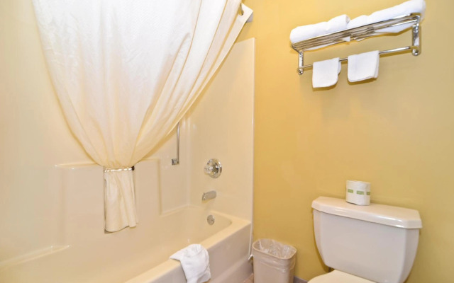 Econo Lodge Louisville Airport