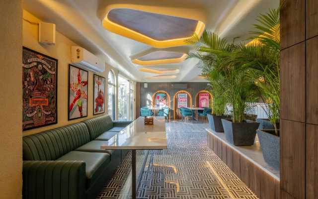 Hotel Highway King