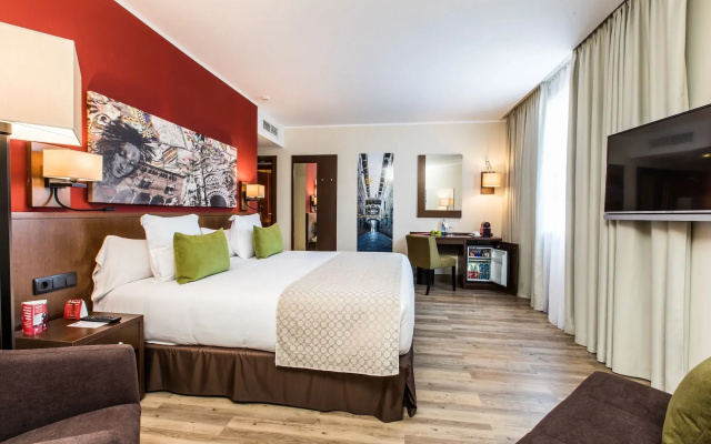 Отель Leonardo Hotel Barcelona Gran Via