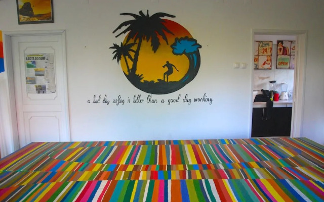 Carcavelos Beach Hostel