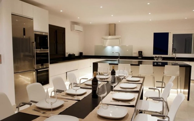 Luxury villa with heated pool