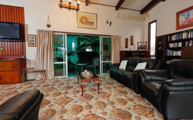 Boat Harbour House - Te Anau Holiday Home