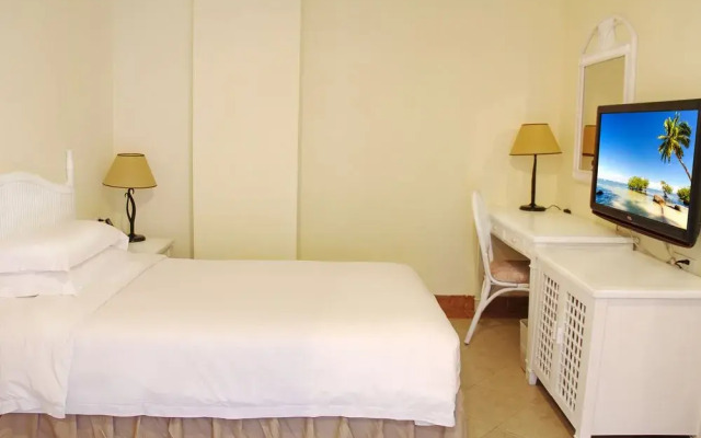 Golden Phoenix Sea View Hotel