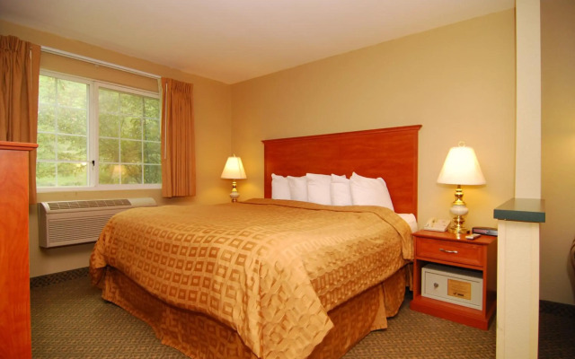 Quality Inn & Suites On the River