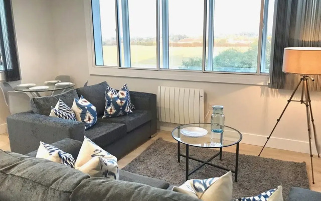 Heathrow Apartments by Manhattan