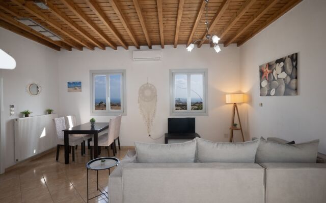 1 Bd Emerald Apt w Sparkling Shared Pool