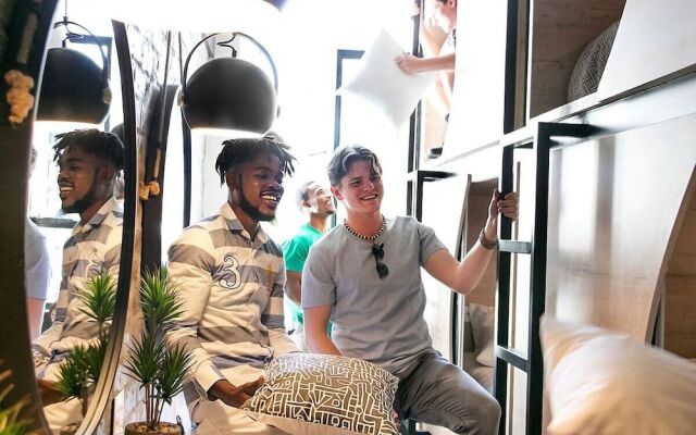 Hippo Pod Hostel - Adults Only