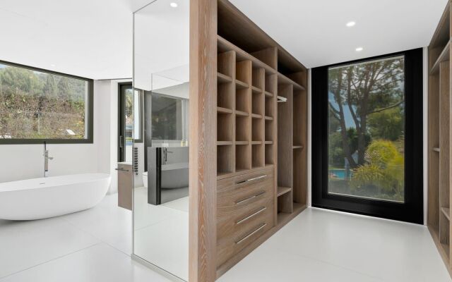 All About Villa Serenity