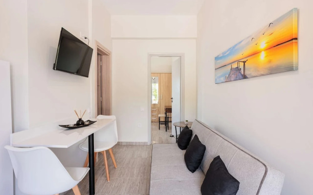 Seaview Serenity - Beachside Getaway