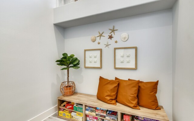 Blue Dolphin 4 Bedroom Home