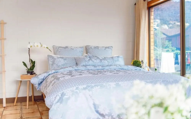 Vintage Cuddle Guest House – Guest Rooms – Sandy Bay
