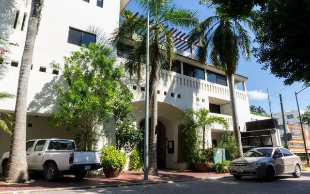 Royal Palms 9 1 Bedroom Condo by RedAwning