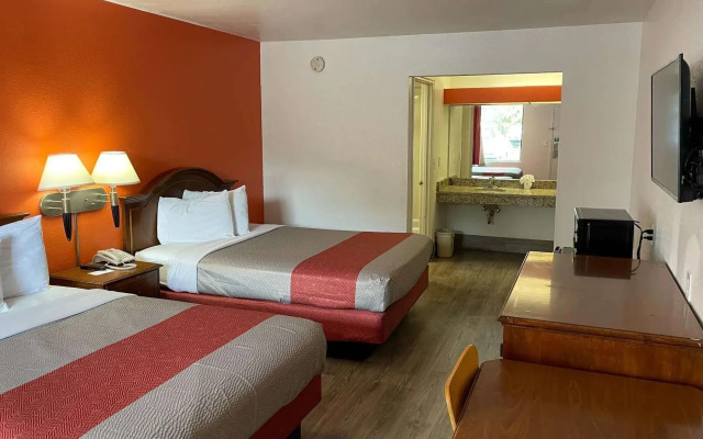 Motel 6 Pooler, GA - Savannah Airport