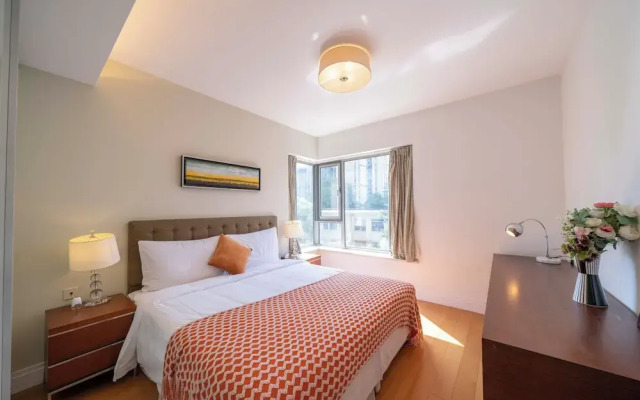 Tyms Cozy 2BR 1BA Apt Near Metro