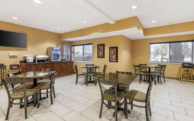 Comfort Inn Albert Lea at Trails Travel Center