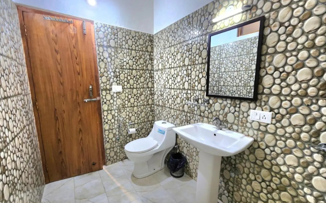 OYO 27648 Kasauli Greens