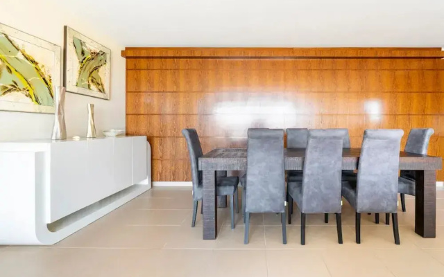 Luxury 3BR 7 pools Beach 200 m