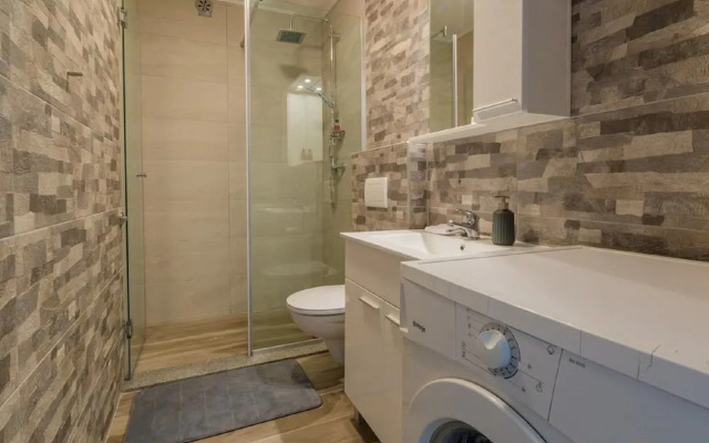 Large Holiday Home With Private Pool, Wellness & Sea View