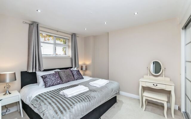 Unique Chester Racecourse Apartment