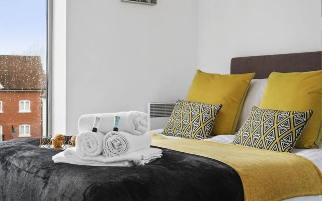 Gorgeous Canterbury Apartment