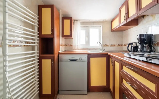 Charming and Central Flat Near Macka Park