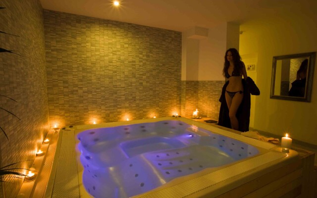 Ferretti Beach Hotel
