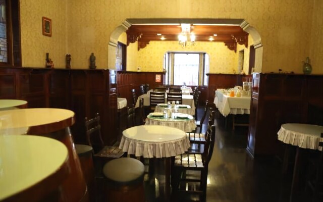 Miraflores Lodge