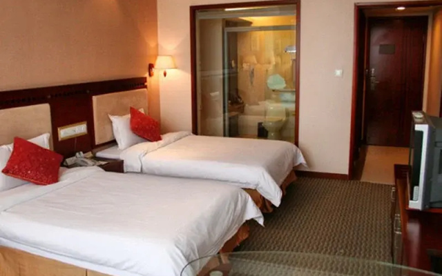Huaqiao International Hotel