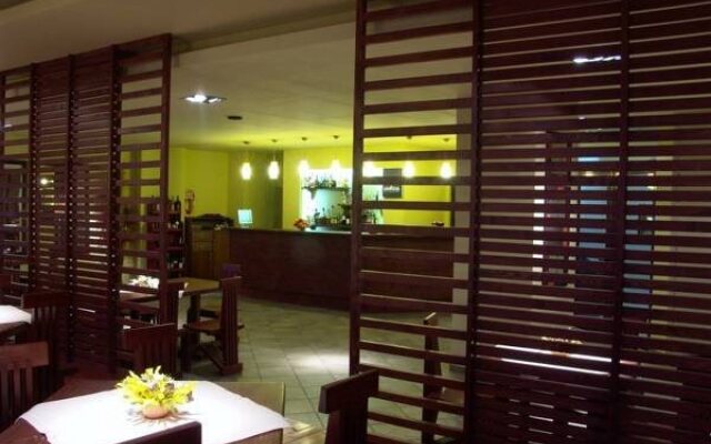 Oasis Hotel