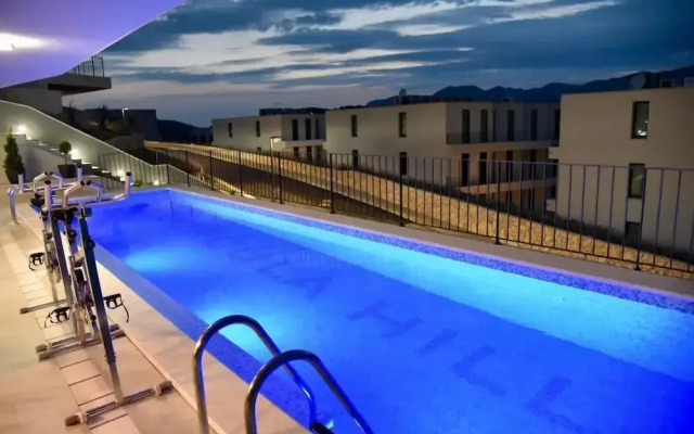 White Cloud Apartments