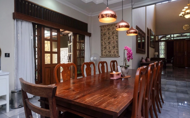 SAREH VILLA by The Lavana