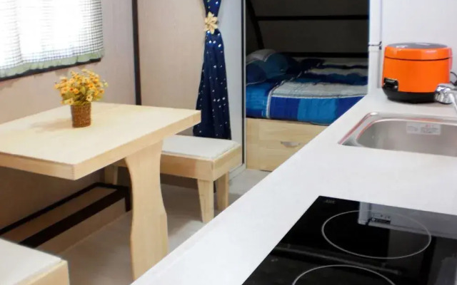 Spring Summer Fall Winter Caravan