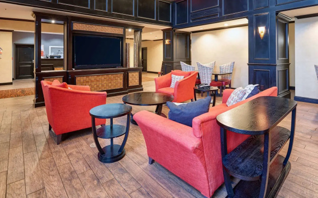 Hampton Inn & Suites Waco-South