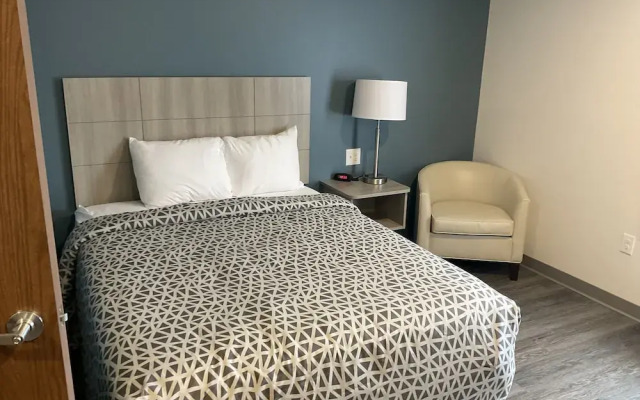 Woodspring Suites East Lansing - University Area