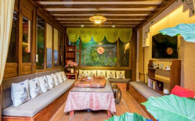 Wuji Parkjing Inn (Lijiang Ancient City Shop)