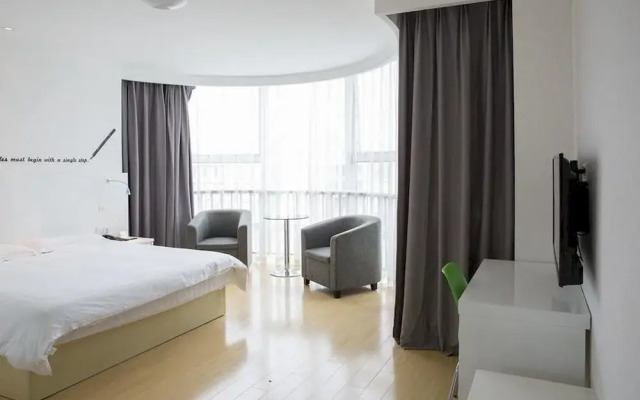 Motel 168 Shanghai Nanhui Huinan Subway Station